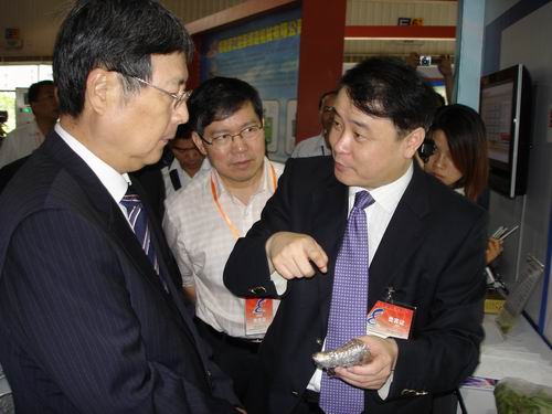 在第六届中国海峡项目成果交易会上    金年会体育金字招牌信誉至上高新技术产品大放光彩